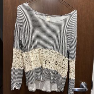 Long sleeve Blu Pepper top